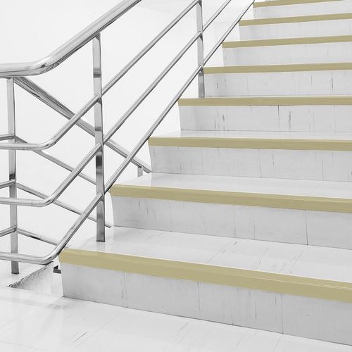 Perfil Antideslizante L Para Escaleras Pvc - Mármol - 4.5X100 cm